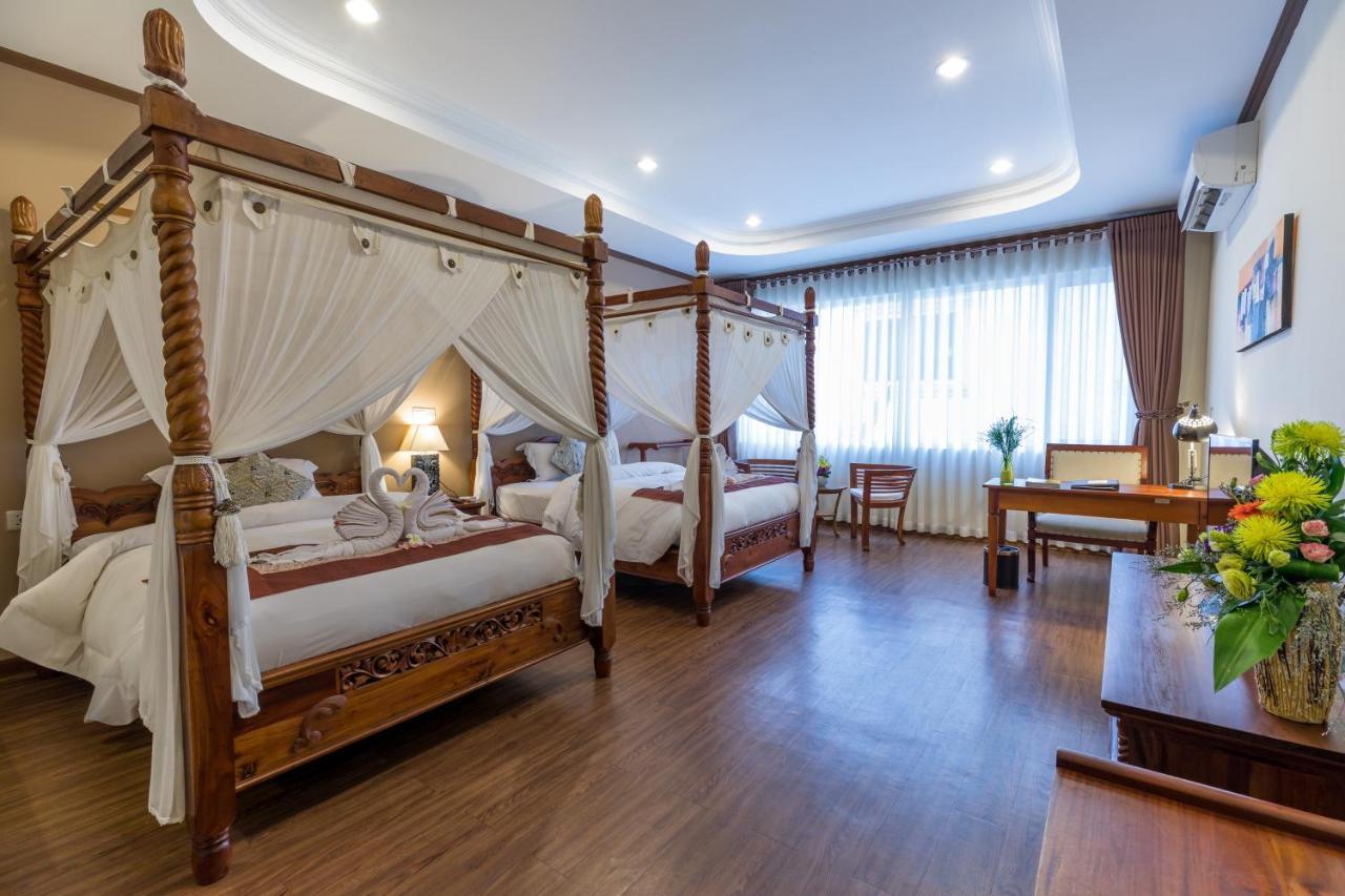 Bali Hotel Phnom Penh Exterior photo