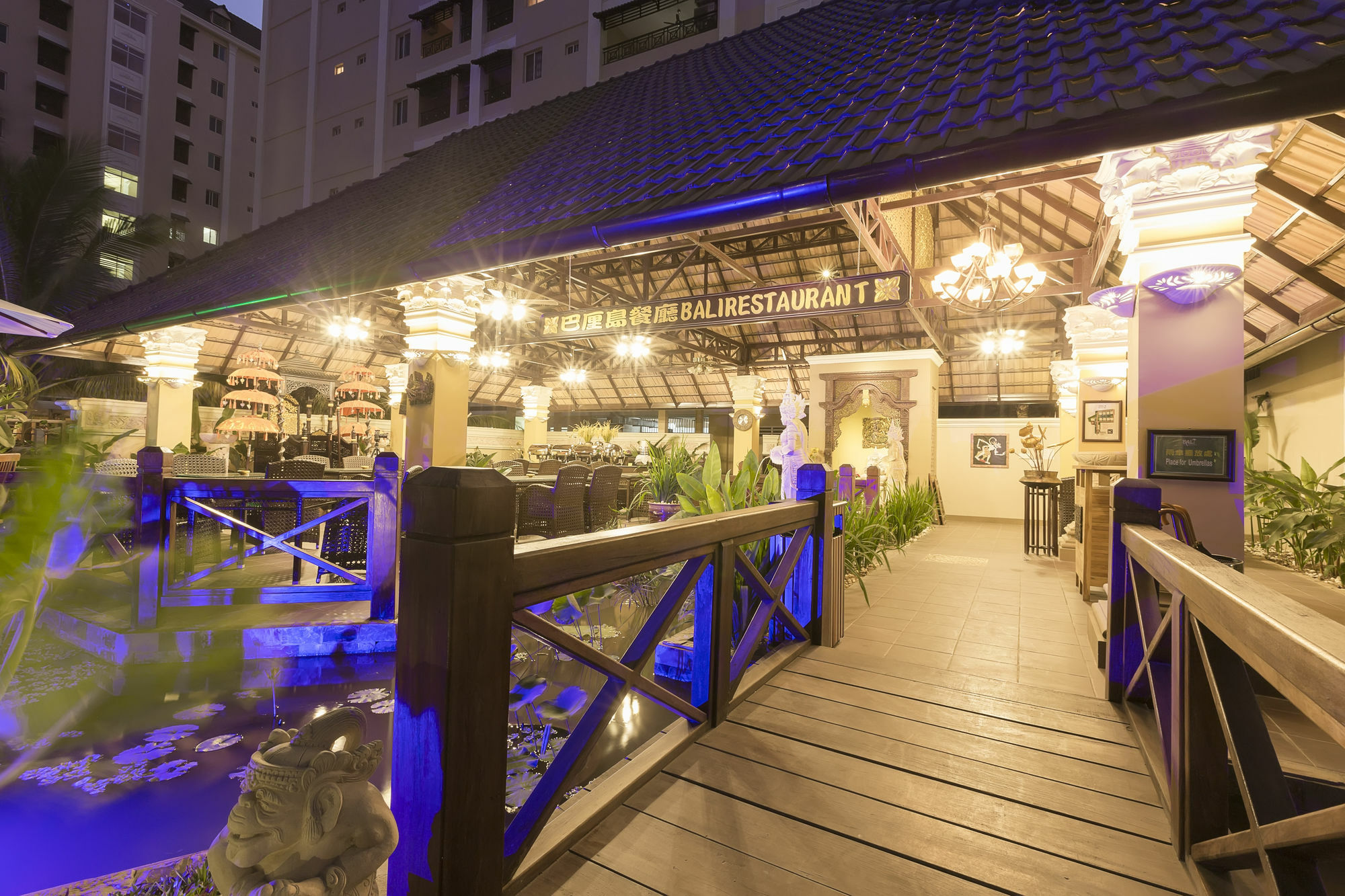 Bali Hotel Phnom Penh Exterior photo